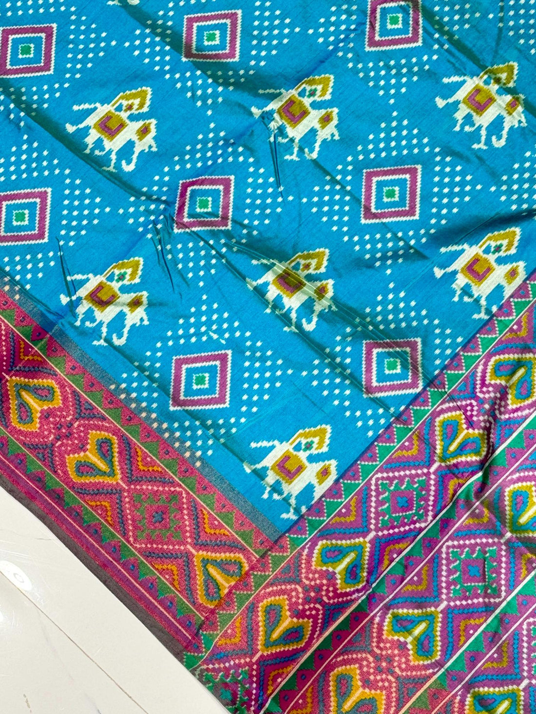 Vibrant Rama Pure Look Figure Patola Saree K2